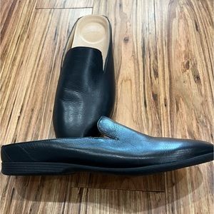 NIB, NWT, Womens size 9.5, European size 40, Dansko Lexie Black Flat